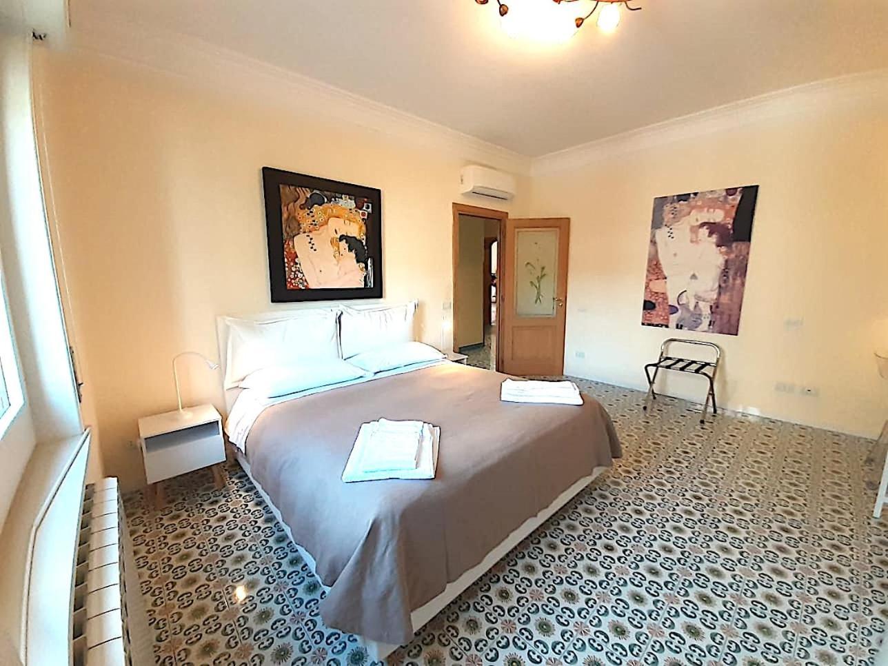 Yourhome In Vico Вико-Экуенсе Экстерьер фото