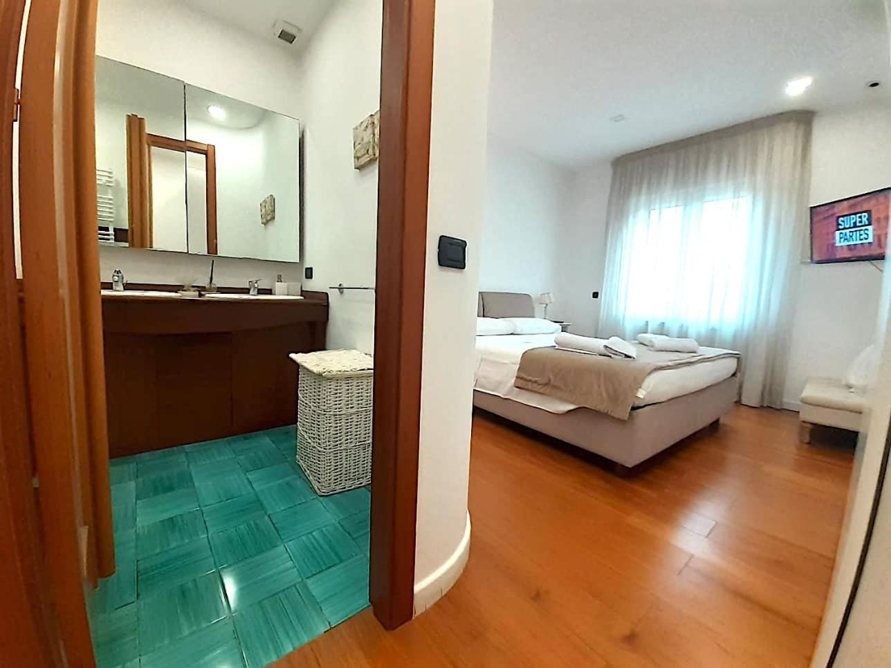 Yourhome In Vico Вико-Экуенсе Экстерьер фото
