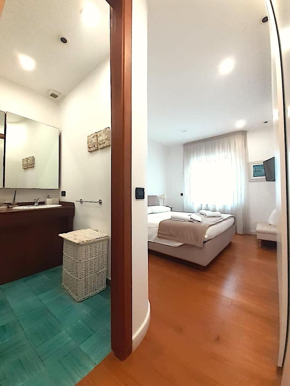 Yourhome In Vico Вико-Экуенсе Экстерьер фото